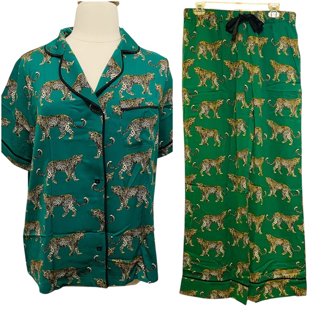 Womens Emerald Leopard Print Satin Pajama Set